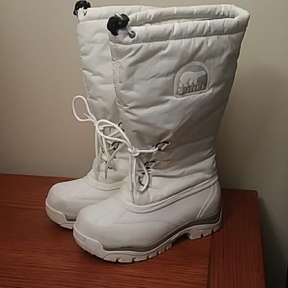 New sorel snow ski boots